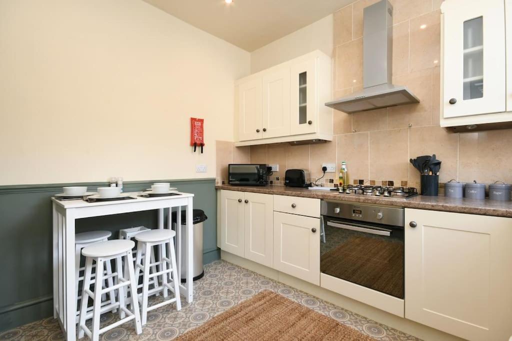 Cottage Style 3 Bedroom House - Close To City Centre & The Peaks Chesterfield Ngoại thất bức ảnh