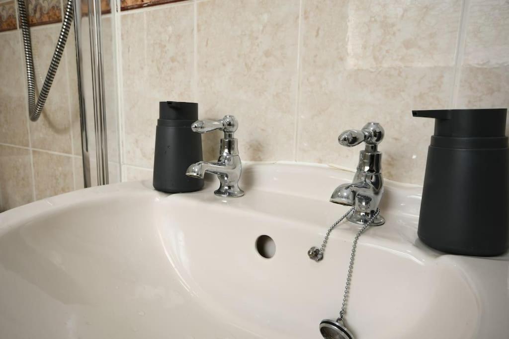 Cottage Style 3 Bedroom House - Close To City Centre & The Peaks Chesterfield Ngoại thất bức ảnh